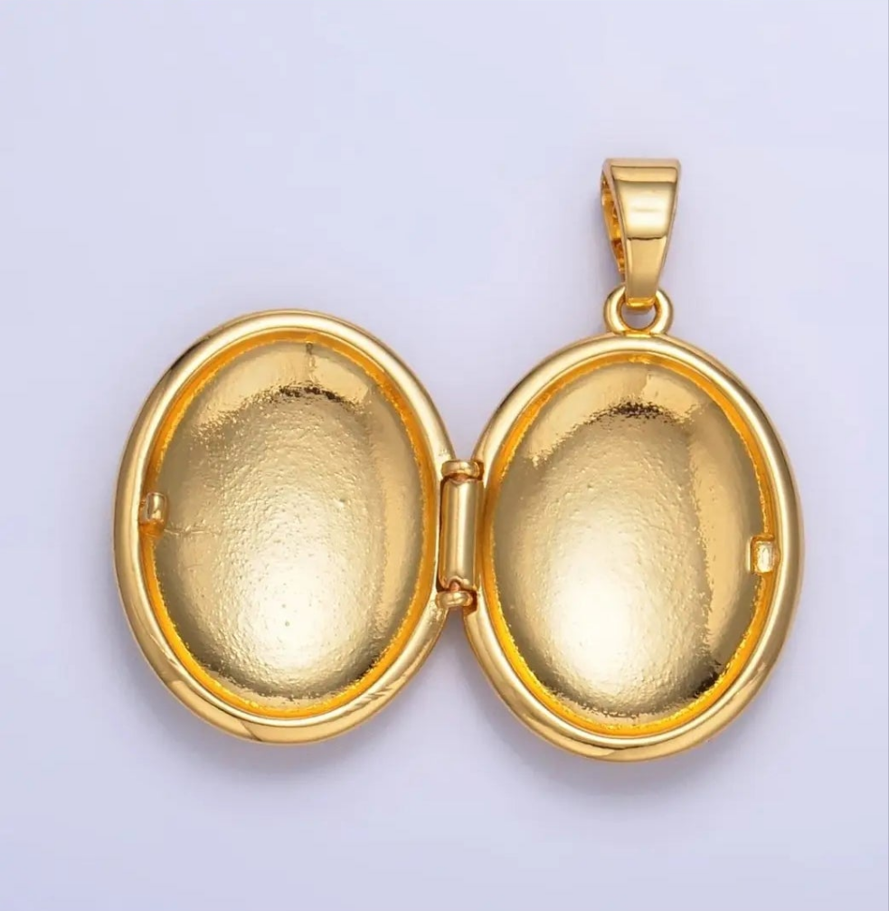 Engraved Floral Oval Locket Pendant
